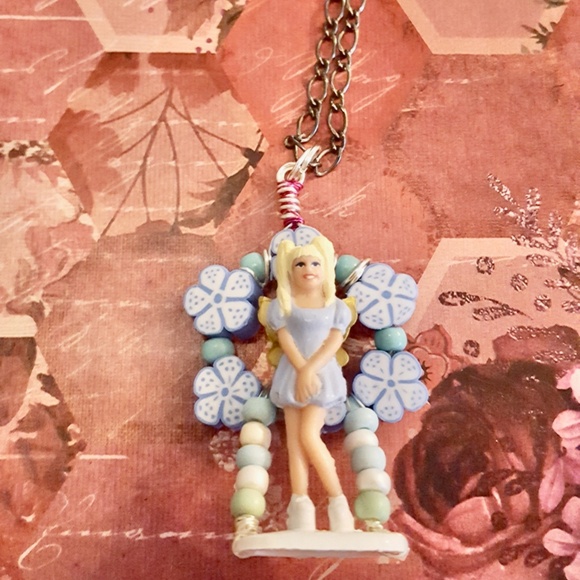 Spice Girls Baby Spice Floral Beaded Doll Pendant Chrome Chain Necklace - Picture 2 of 5